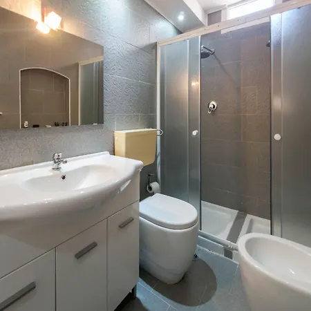 Lamanna's Castro Marina