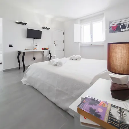 Lamanna's Castro Marina