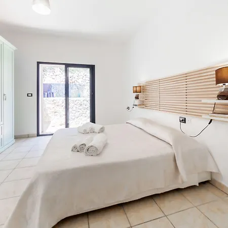 Lamanna's Castro Marina