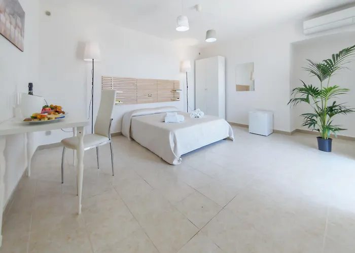 Lamanna's Hotel