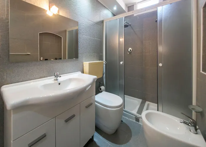 Lamanna's Castro Marina